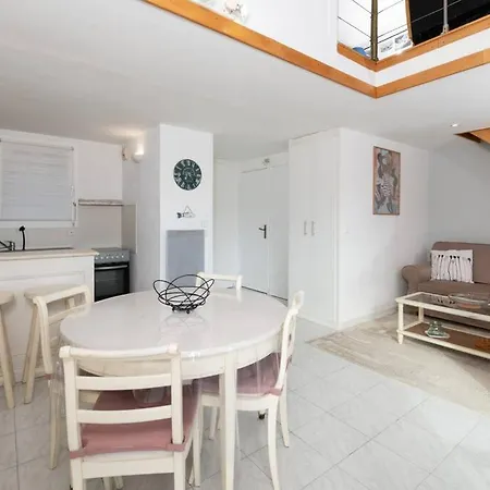 Duplex A 500 M Du Port D'hyeres Lesclesdenicole Le Pradet